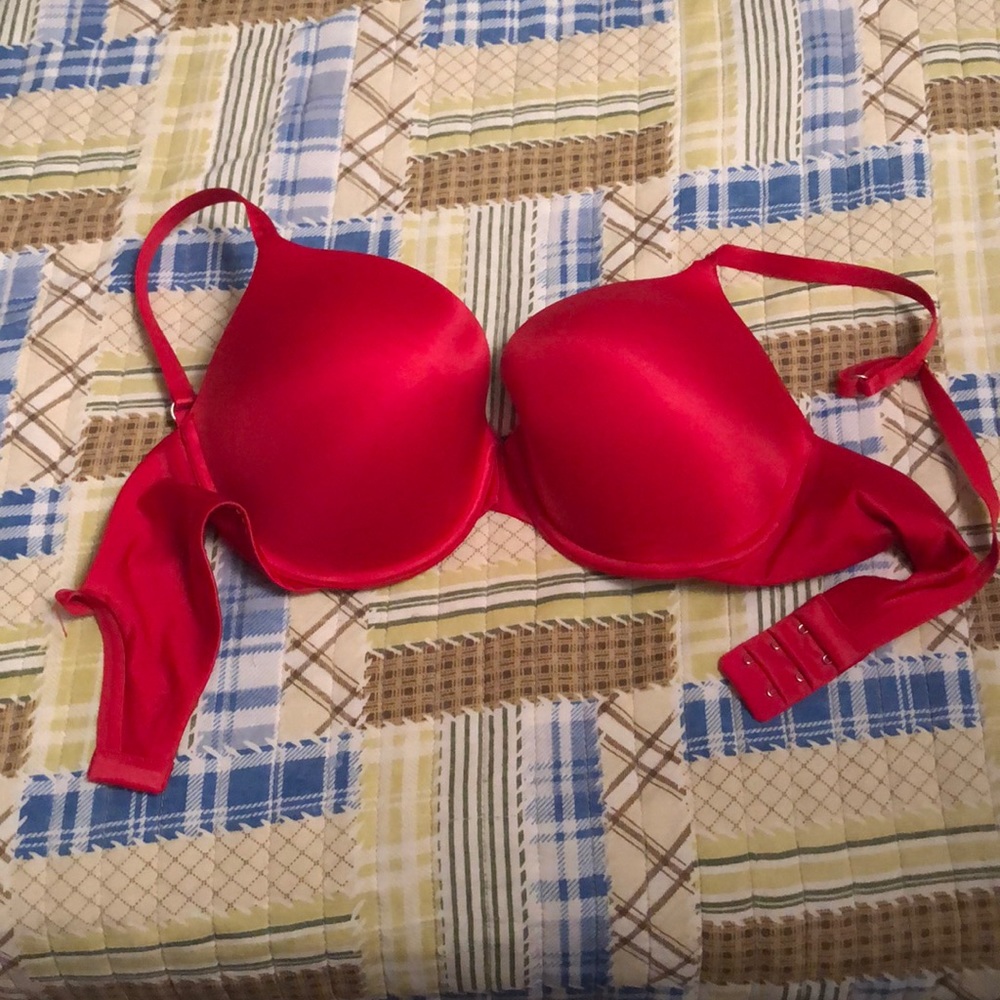 Red Victoria’s Secret bra